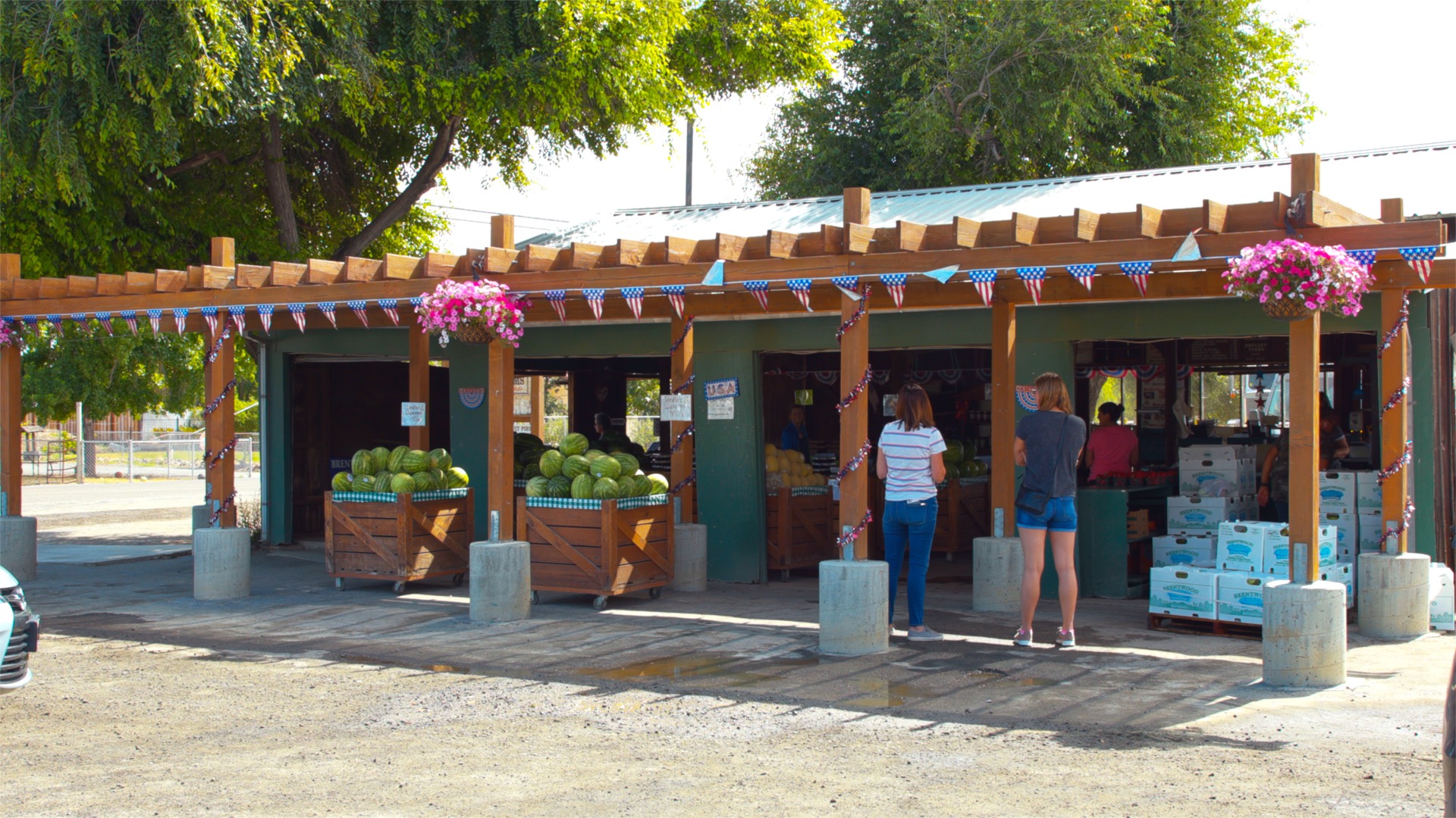 Dwelley Family Farms Farm Stand